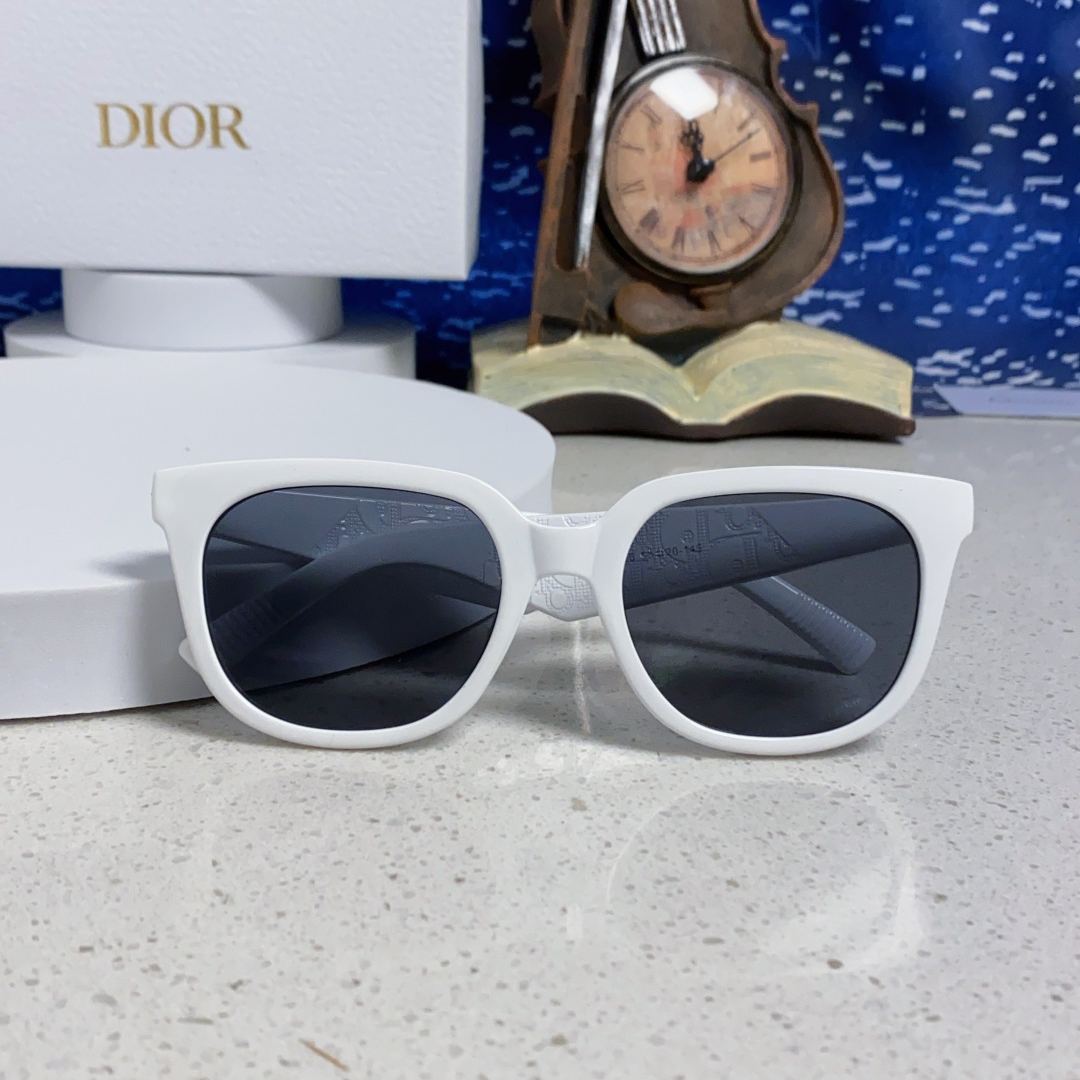 【男女兼用】2025S新作 Dior Sunglass · ディオール サングラス DiorB27 S3F