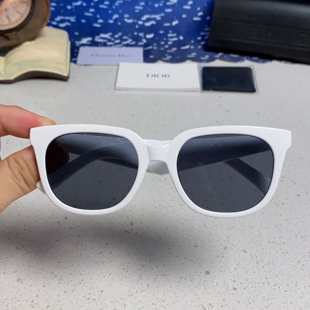 【男女兼用】2025S新作 Dior Sunglass · ディオール サングラス DiorB27 S3F