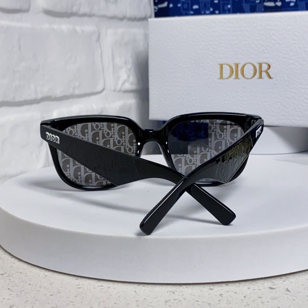 【男女兼用】2025S新作 Dior Sunglass · ディオール サングラス DiorB27 S3F