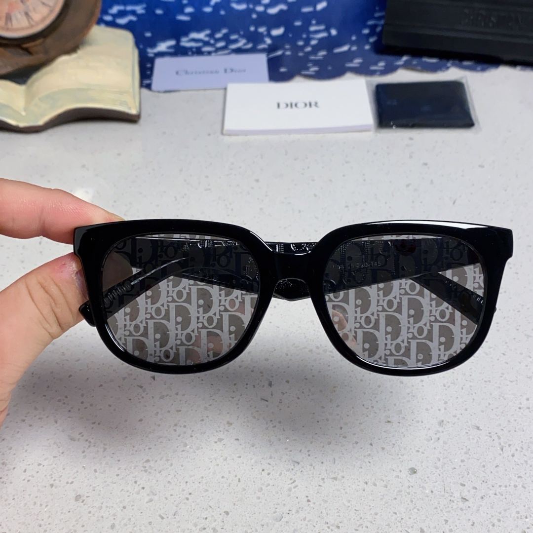 【男女兼用】2025S新作 Dior Sunglass · ディオール サングラス DiorB27 S3F