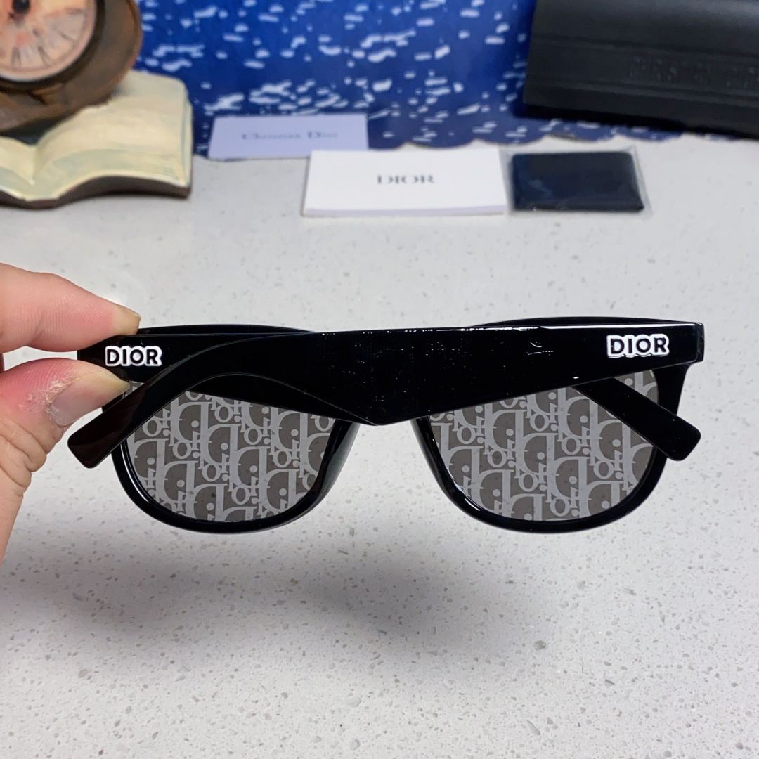 【男女兼用】2025S新作 Dior Sunglass · ディオール サングラス DiorB27 S3F