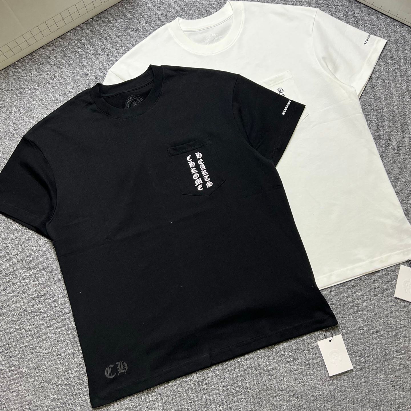 【今季注目】Chrome Hearts/クロムハーツ 2026夏新作 半袖 Tシャツ ブラック/ホワイト HT-26S22