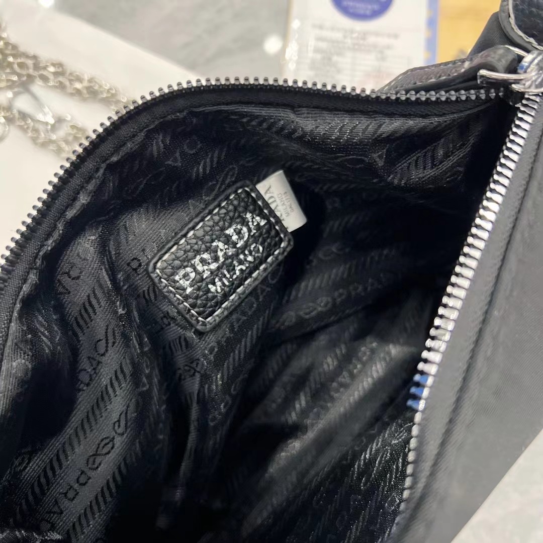 PRADA 7A 品質ブラックレザーレディースショルダークロスボディバッグチェーンジッパーと大容量
