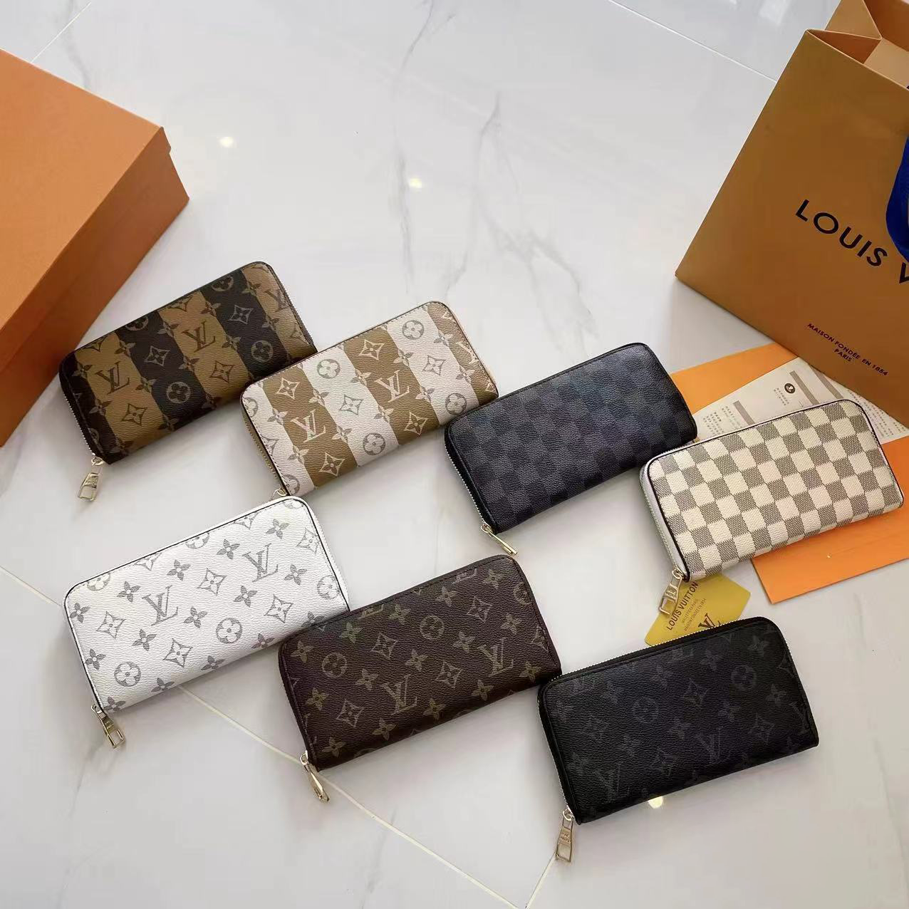 LOUIS VUITTON パーソナライズ可能 ジッピー･ウォレット 横型スタイル