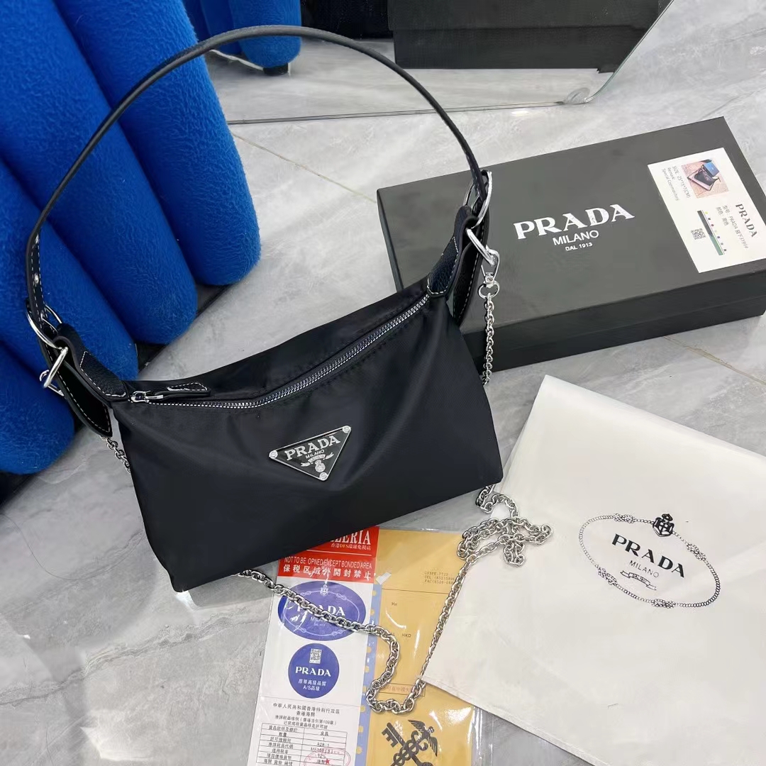PRADA 7A 品質ブラックレザーレディースショルダークロスボディバッグチェーンジッパーと大容量