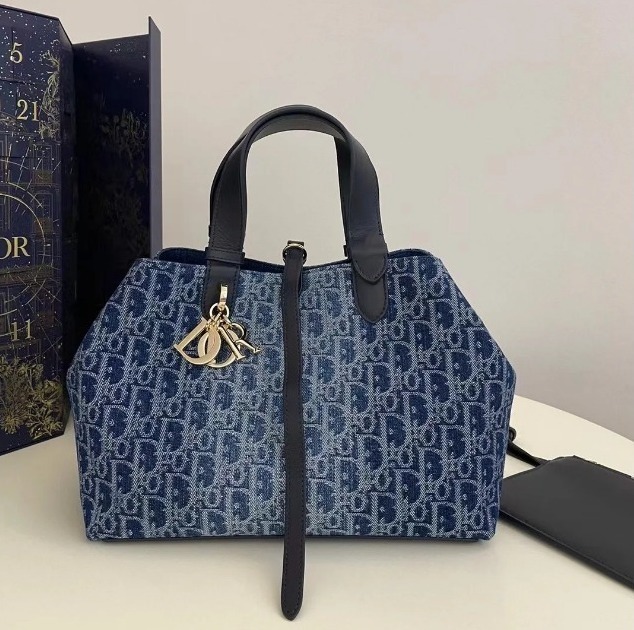 【欲しい♪】DIOR Dior Toujours バッグ ラージ  M2820ODCE_M49E-高島屋オンラインストア - 公式