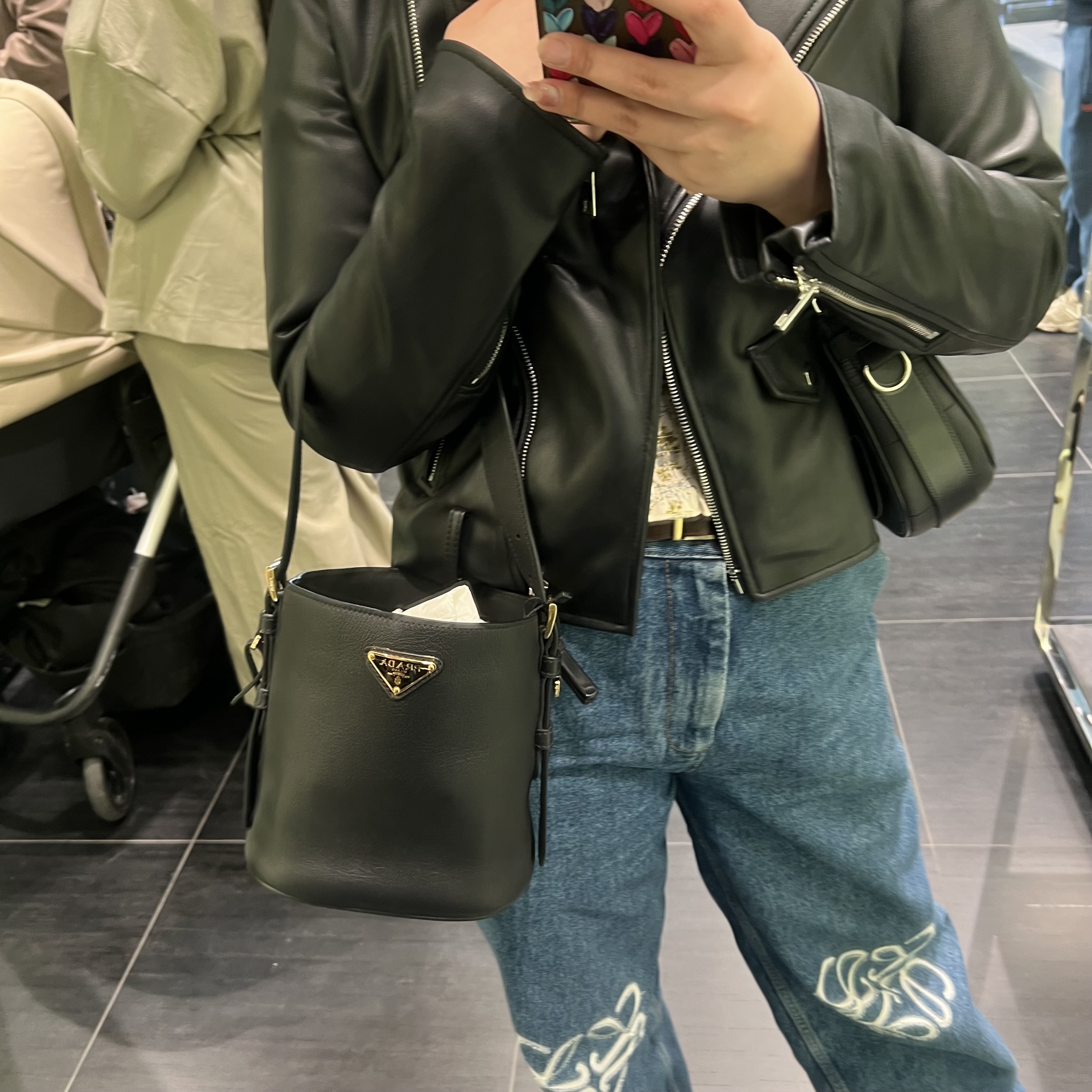 【PRADA】セール 1BE078 ロゴ バケツ バッグ レザー