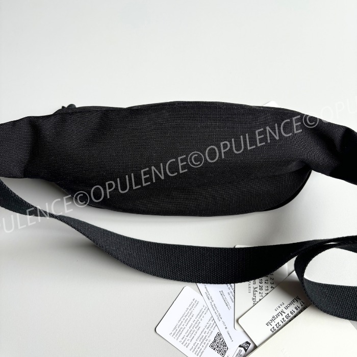 【入手困難】すぐ届く 大人気 マルジェラ バム ボディバッグ