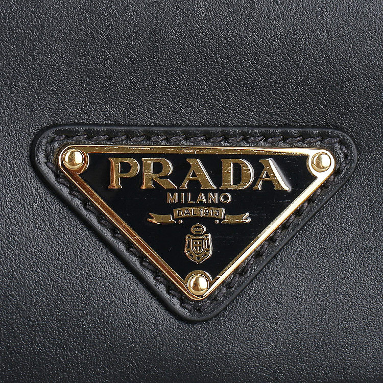 PRADA フラップ付 プラダ アーケ レザー ショルダーバッグ