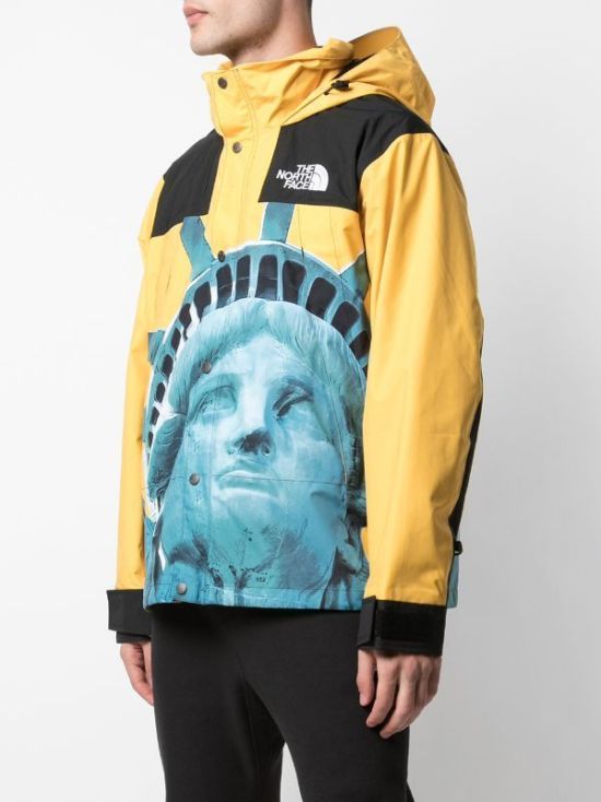 ★Supreme★送関込★UR確定★激レアコラボで話題のジャケット★