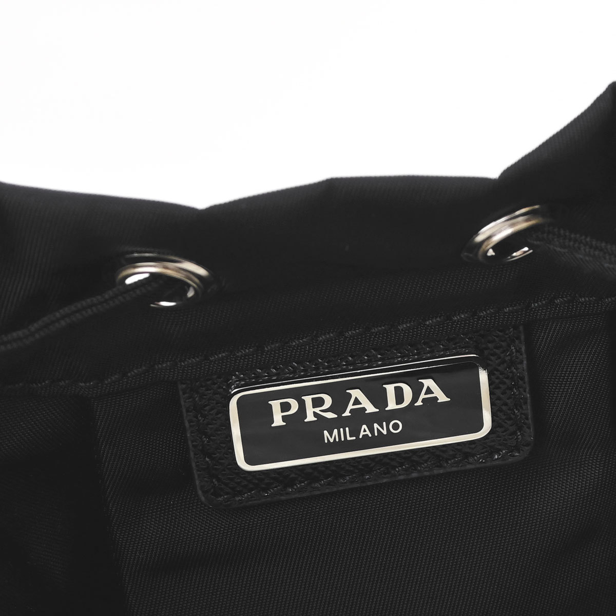 【大人気】PRADA ナイロン 巾着ポーチ 三角ロゴ 1NA369