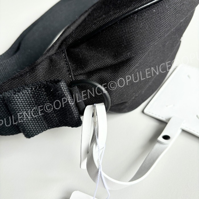 【入手困難】すぐ届く 大人気 マルジェラ バム ボディバッグ