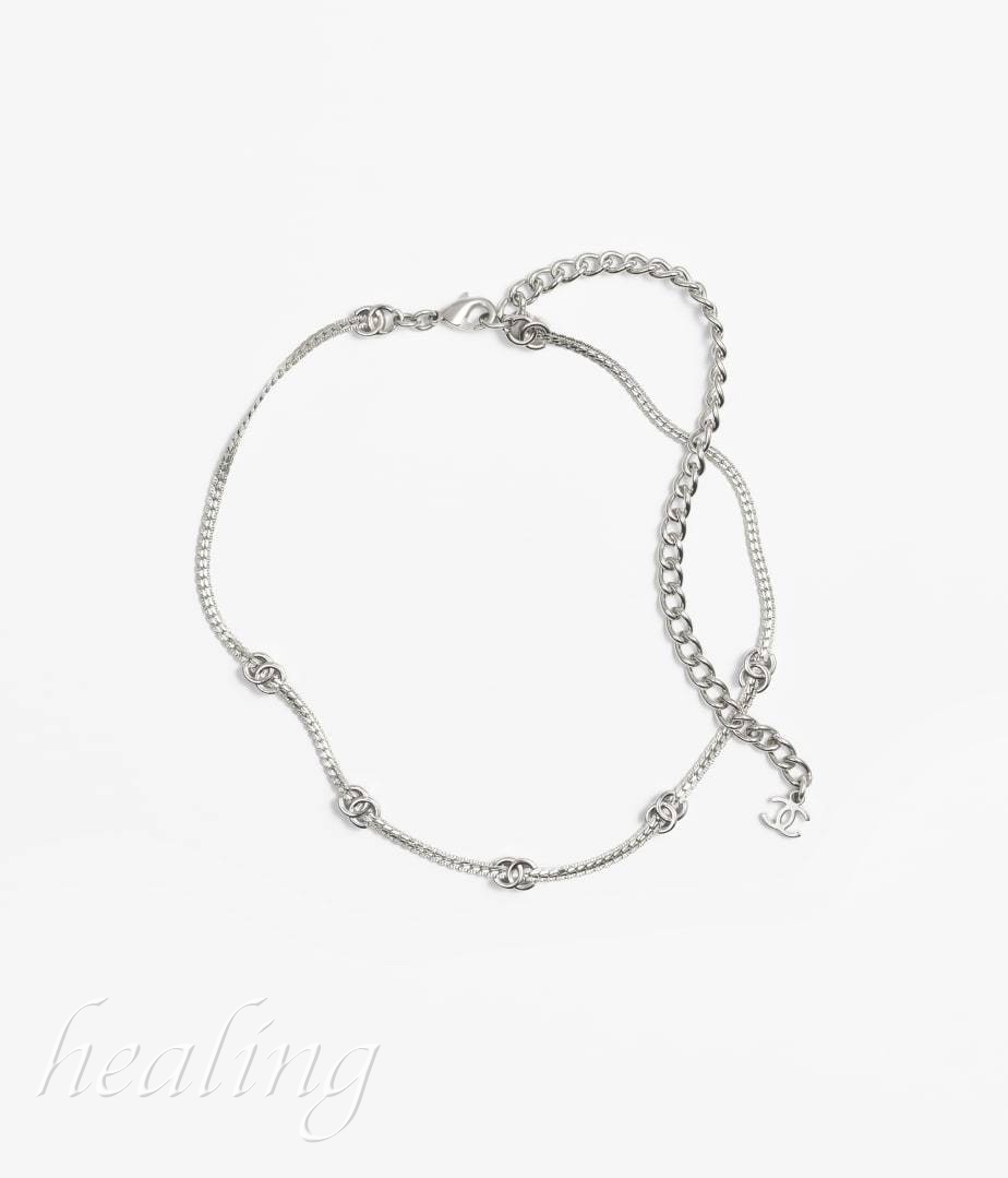 小ぶりなCCロゴが上品♪【CHANEL】希少 CCマークネックレス