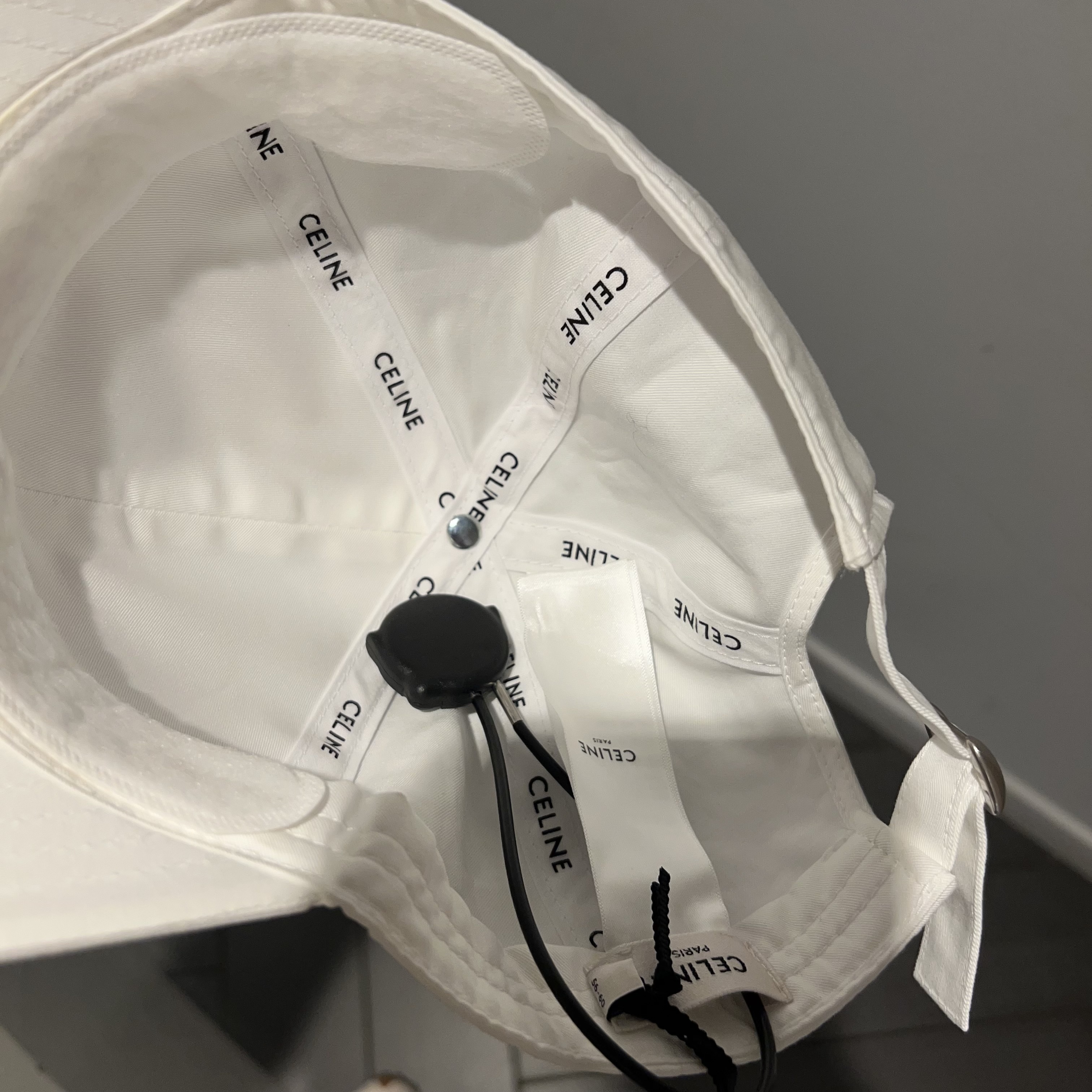 【CELINE】円安こそアウトレットで！ベースボールキャップ ロゴ