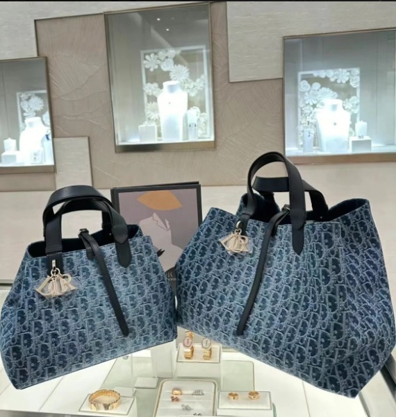 【欲しい♪】DIOR Dior Toujours バッグ ラージ  M2820ODCE_M49E-高島屋オンラインストア - 公式