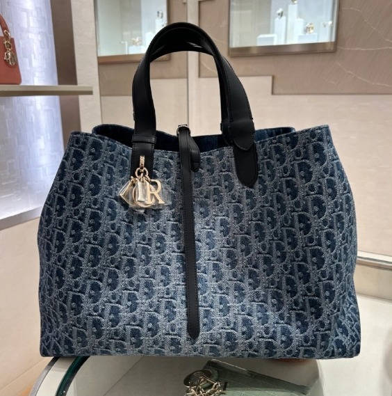 【欲しい♪】DIOR Dior Toujours バッグ ラージ  M2820ODCE_M49E-高島屋オンラインストア - 公式