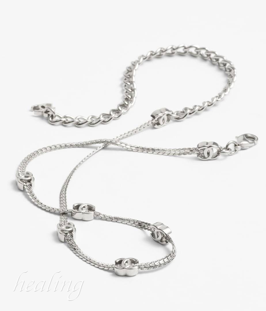 小ぶりなCCロゴが上品♪【CHANEL】希少 CCマークネックレス