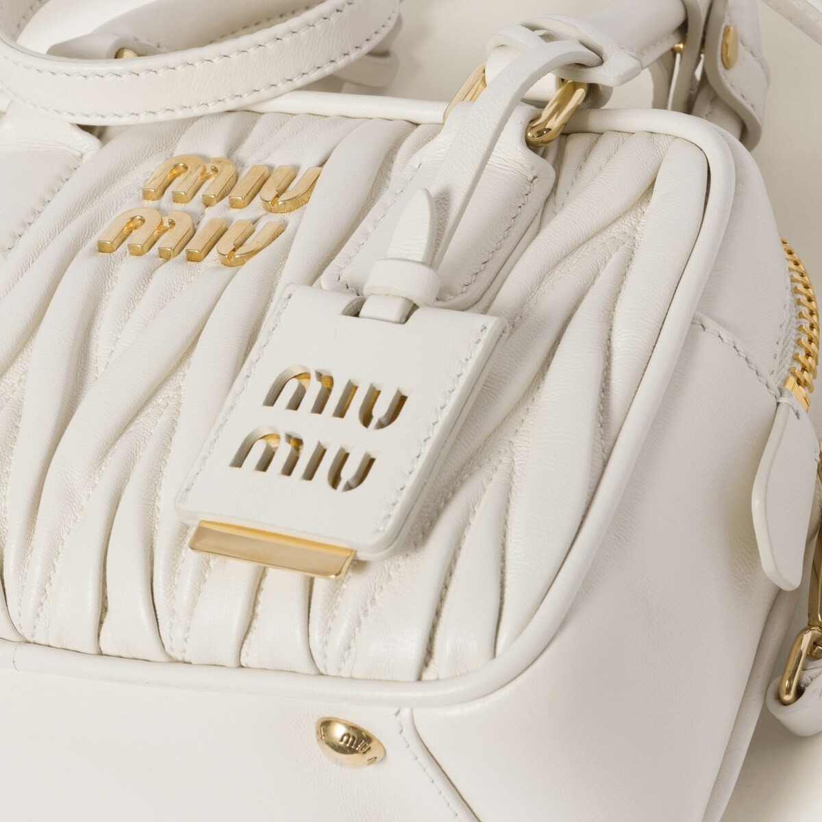 MiuMiu 2025新作 アルカディ マテラッセレザー バッグ MM