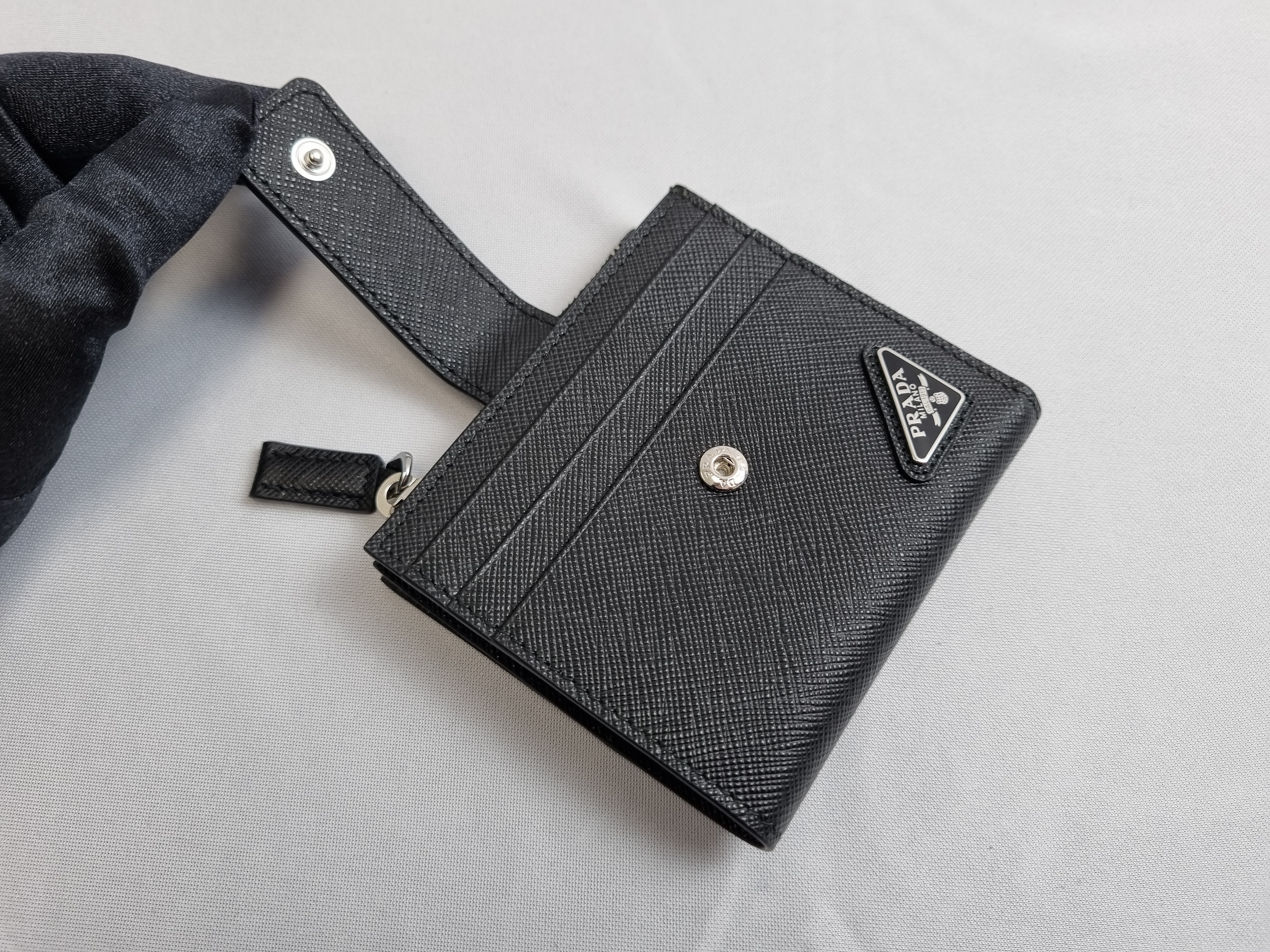 ☆関税込☆PRADA★サフィアーノトライアングル カードホルダー★