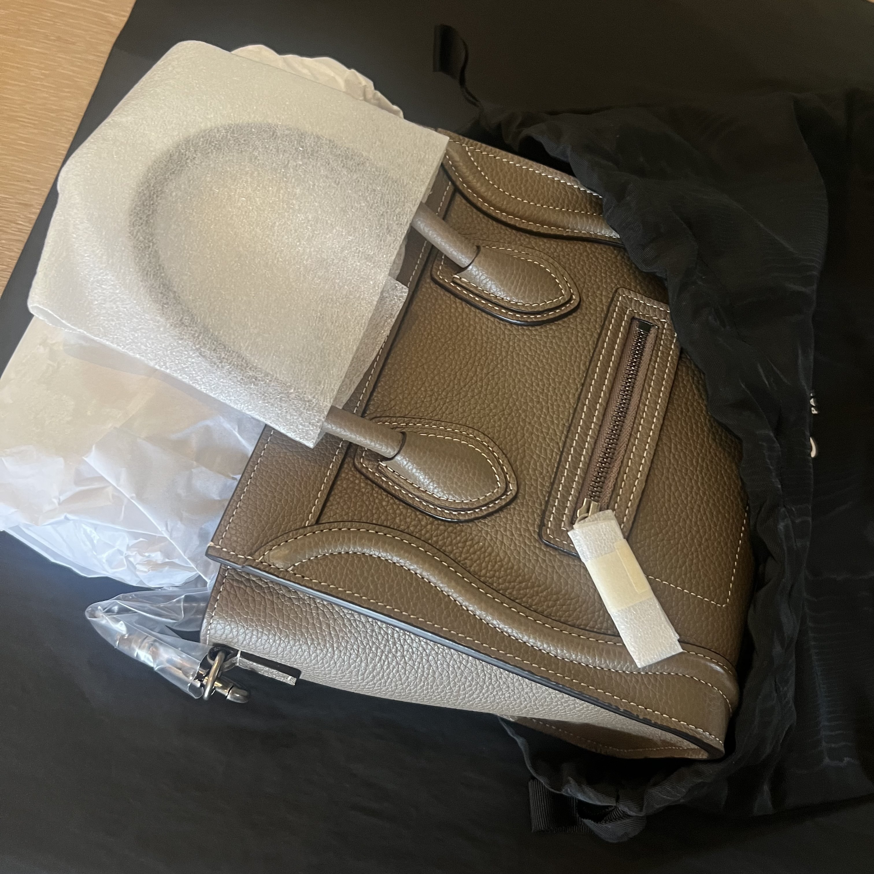 【CELINE】特別セール！ラゲージ ナノ ドラムカーフ 多色展開