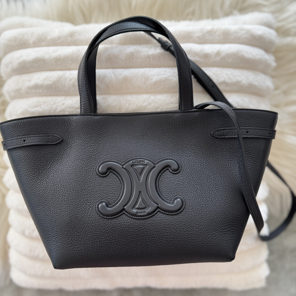 関税込国内発送★CELINE ミニ カバ キュイル トリオンフ