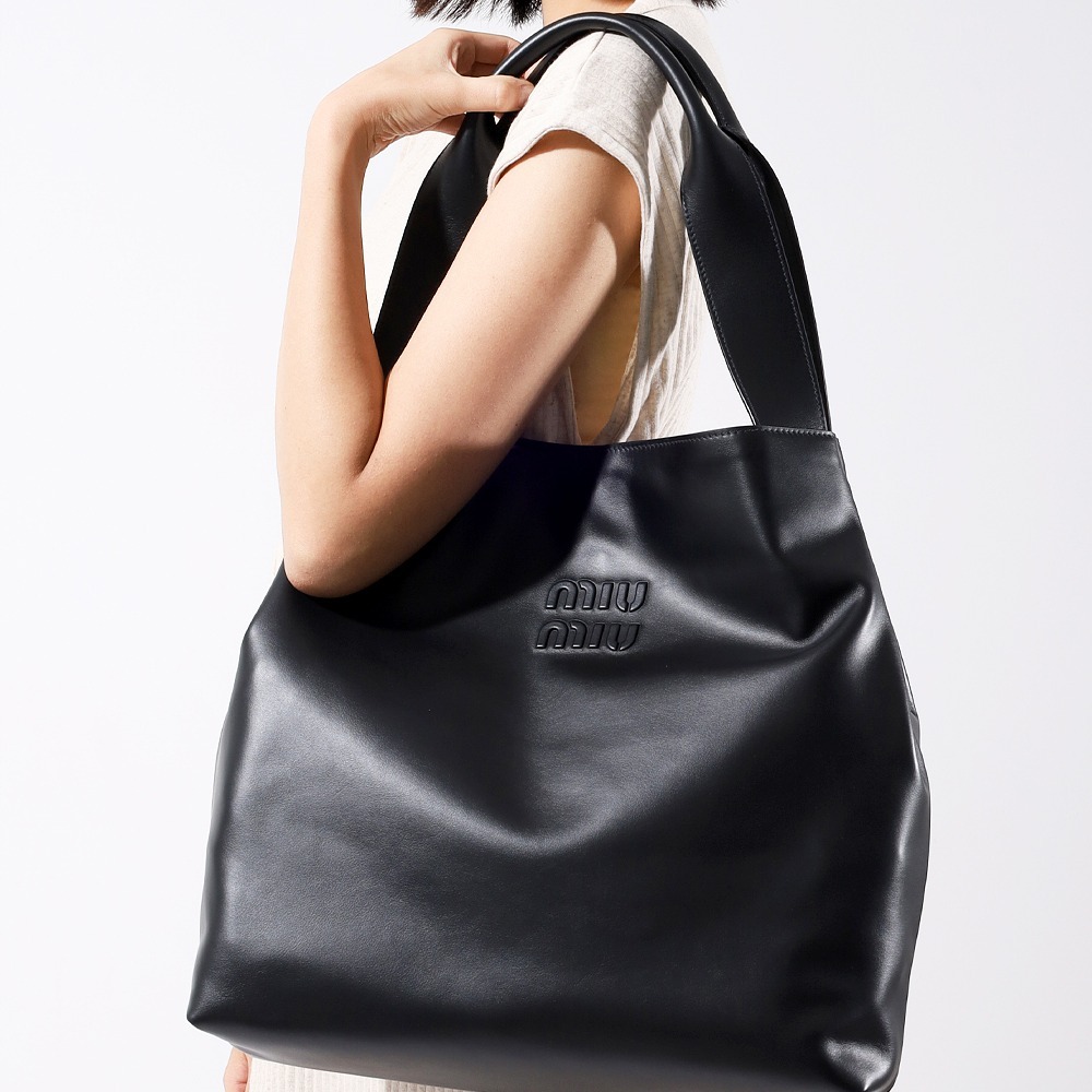 ミュウミュウ/MIUMIU♦ 完売必至 レザー ホーボーバッグ