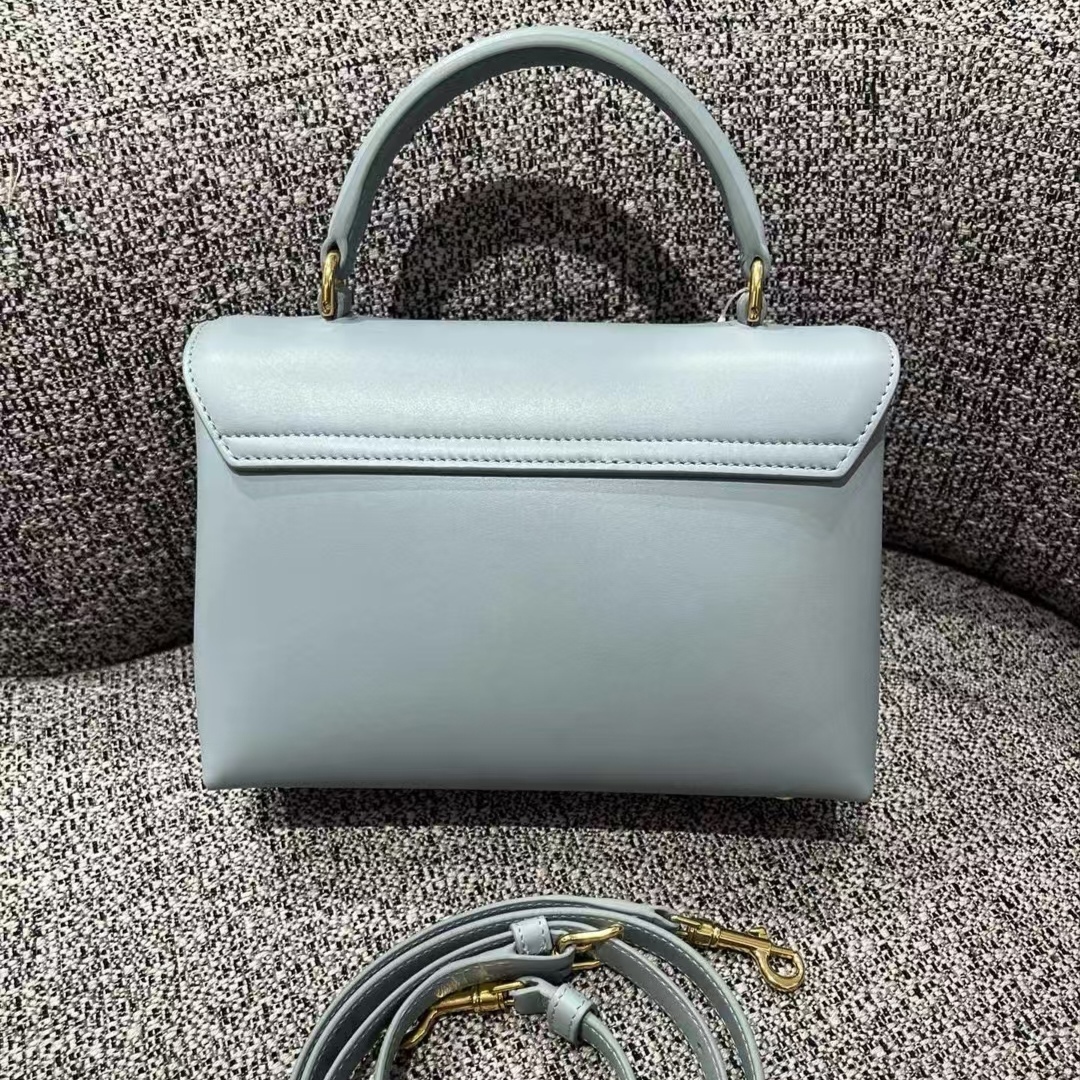 ★Celine★ティーン ニノ バッグ / シャイニーカーフスキン