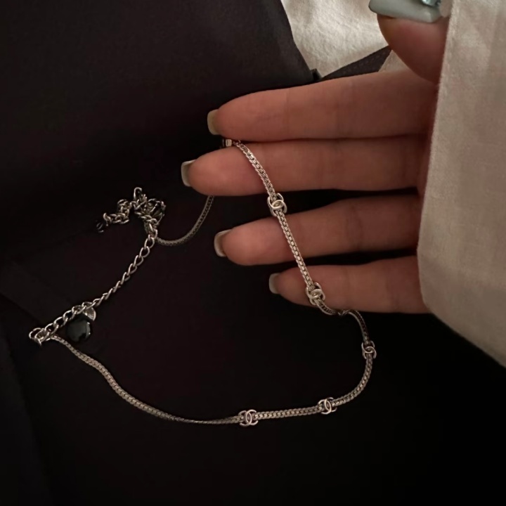 小ぶりなCCロゴが上品♪【CHANEL】希少 CCマークネックレス