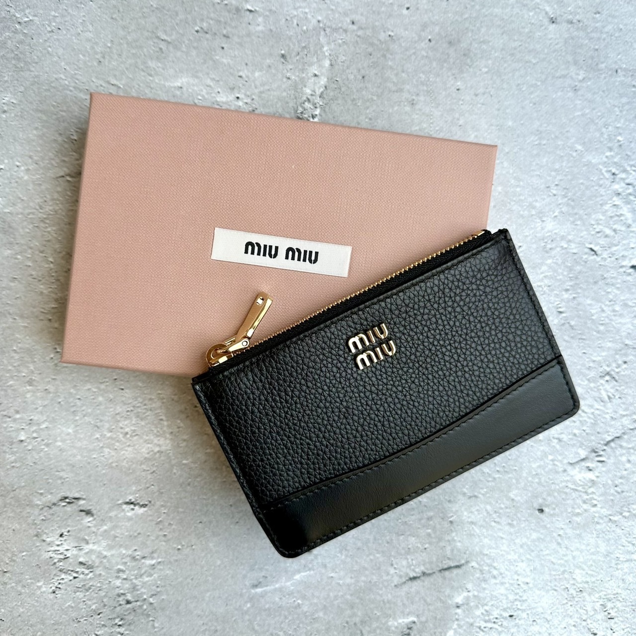 MIUMIU レザー カードホルダー フラグメントケース