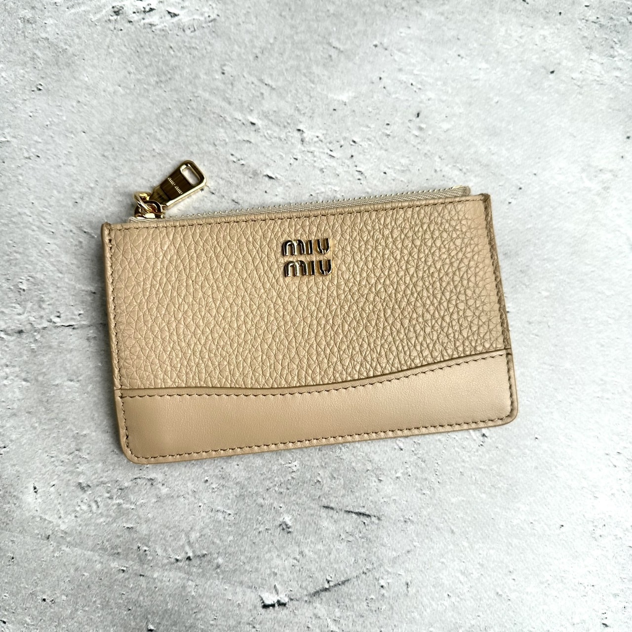 MIUMIU レザー カードホルダー フラグメントケース