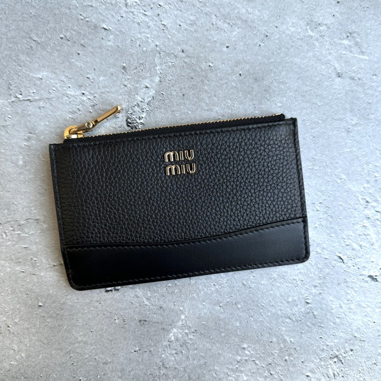 MIUMIU レザー カードホルダー フラグメントケース