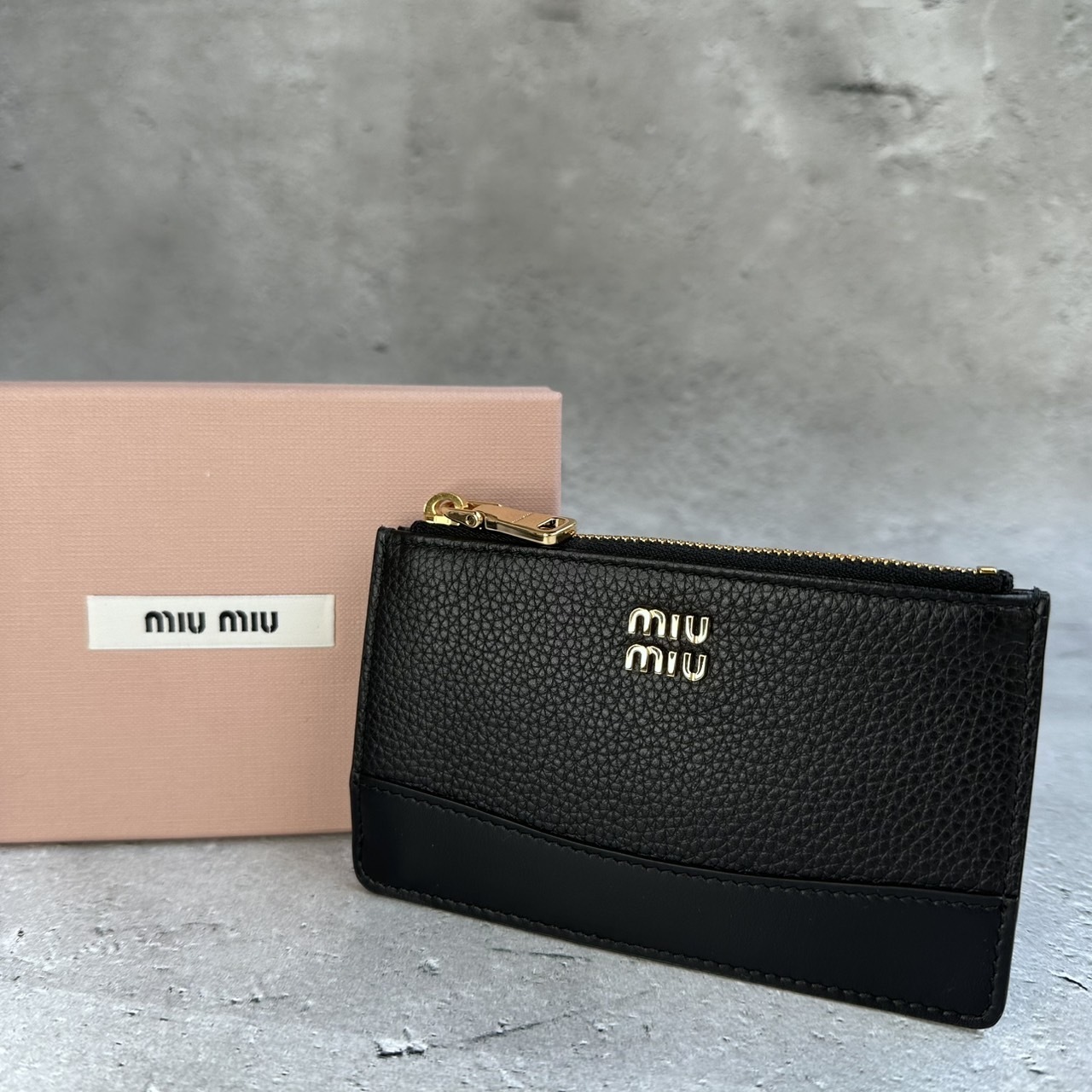 MIUMIU レザー カードホルダー フラグメントケース