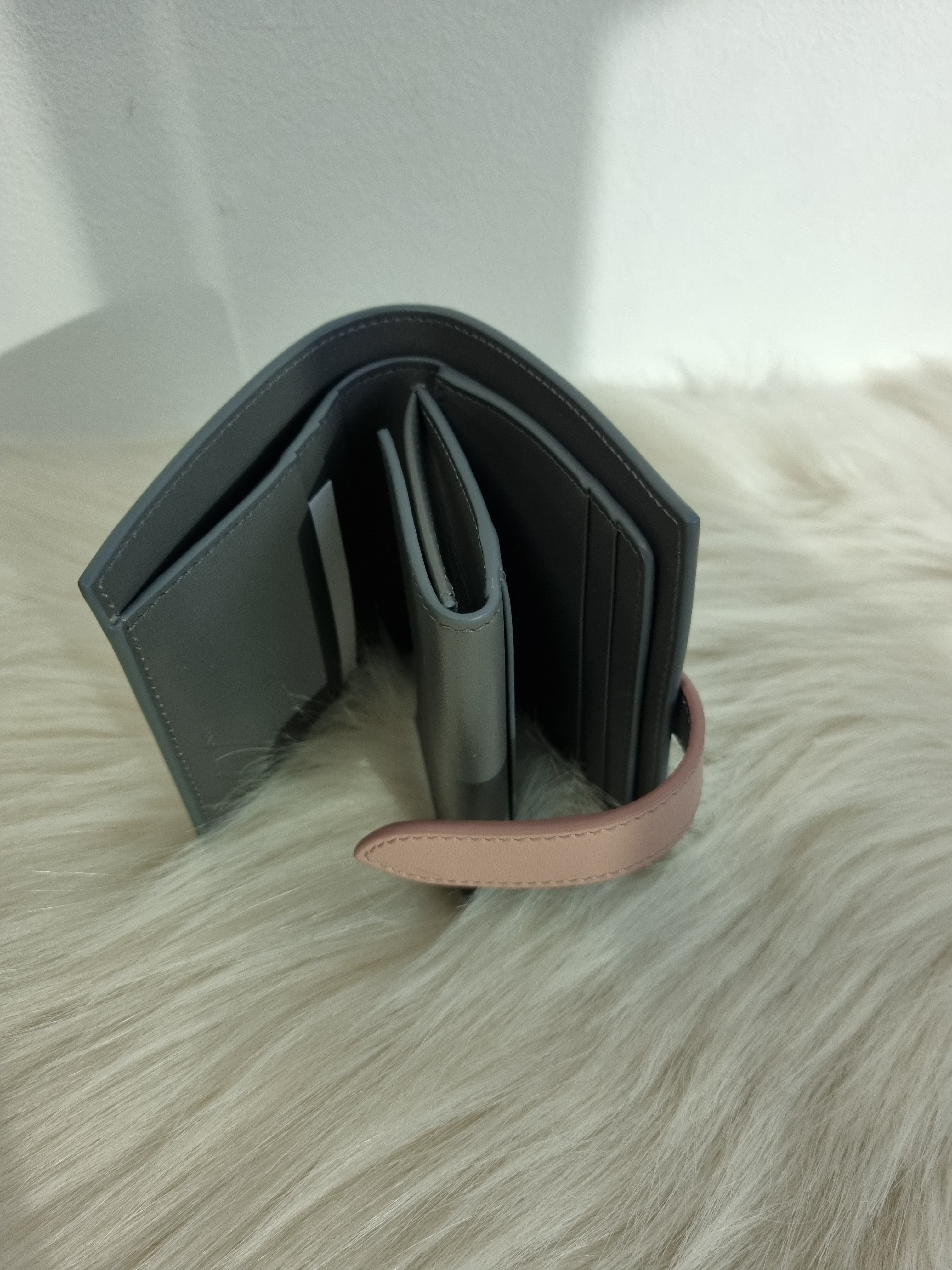 VIPセール☆直営店買付☆CELINE スモール ストラップ ウォレット