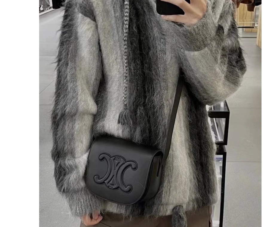 【VIPセール】CELINE トリオンフ FOLCOミニバッグ 上品な逸品