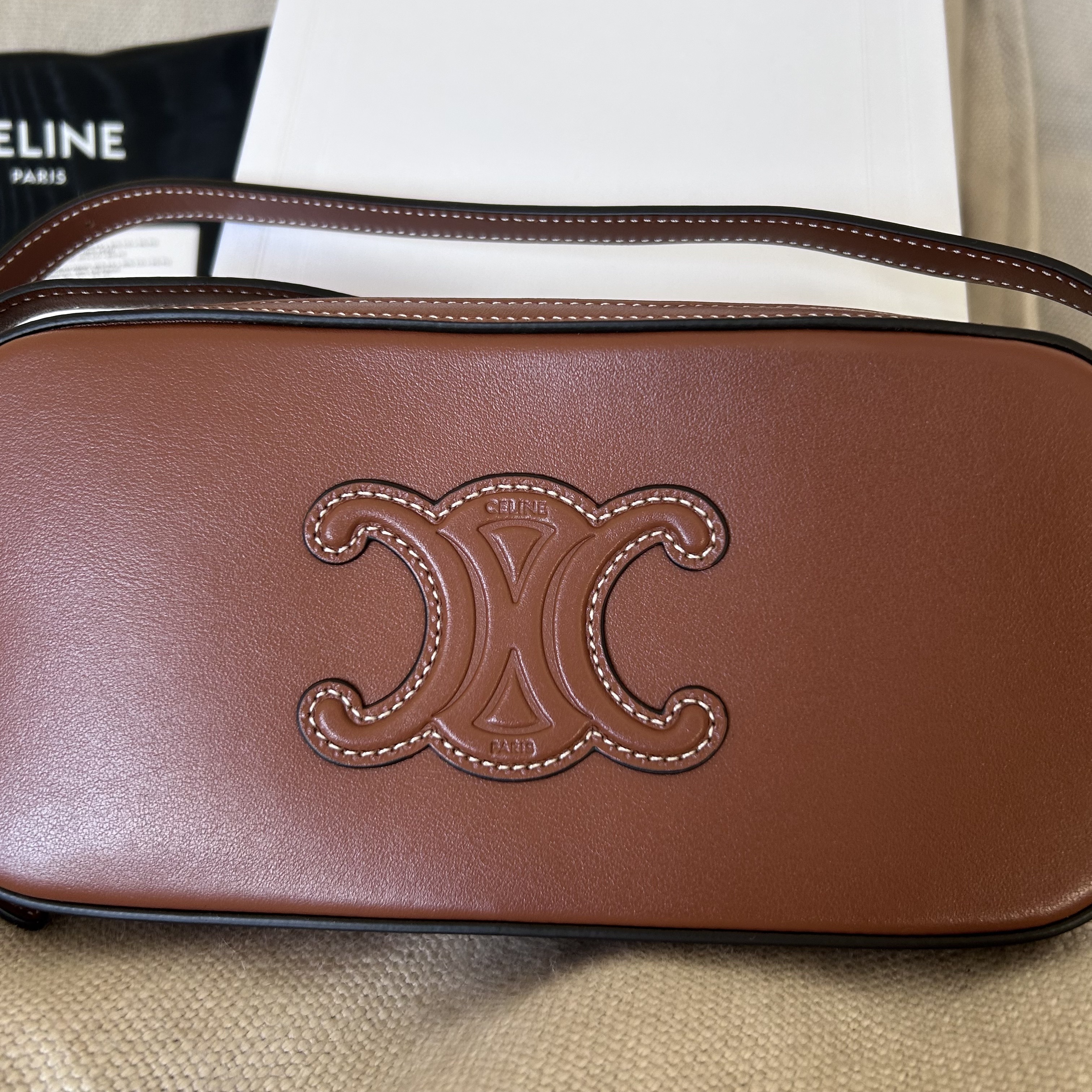 【VIPセール】CELINE（セリーヌ）トリオンフキュイルショルダ