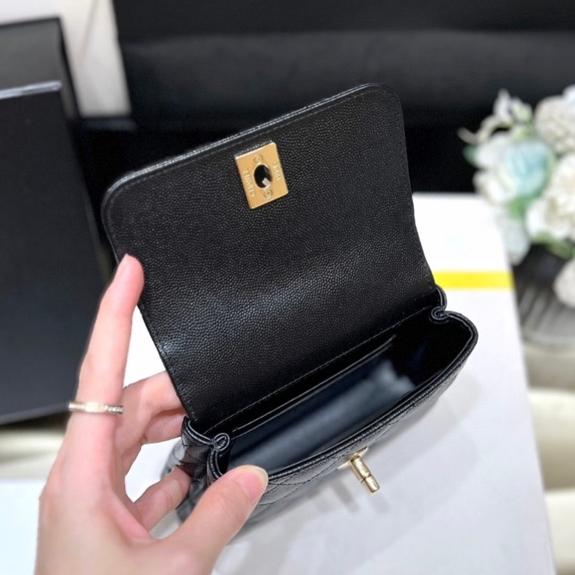 【入手困難】CHANEL シャネル ココハンドル11cm マイクロバッグ