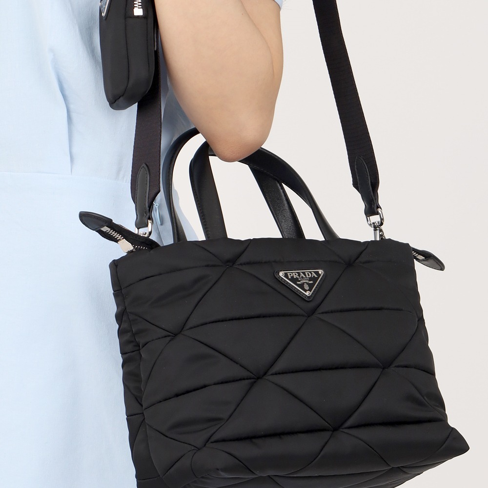 PRADA Re-Nylon ミディアム パデッドトートバッグ