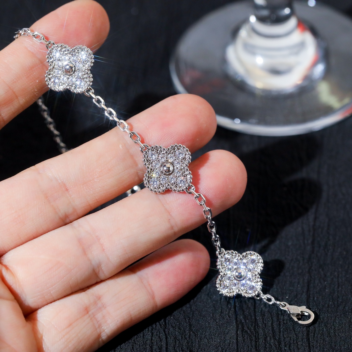 【国内発送/直営店】ブレスレット ヴァンクリーフ＆アーペル（Van Cleef & Arpels）