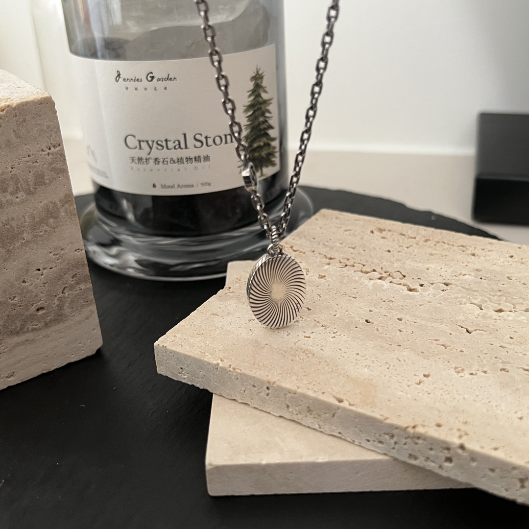 【国内発送/直営店】GUCCI グッチ ネックレス ダブルG ペンダント シルバー レディース メンズ