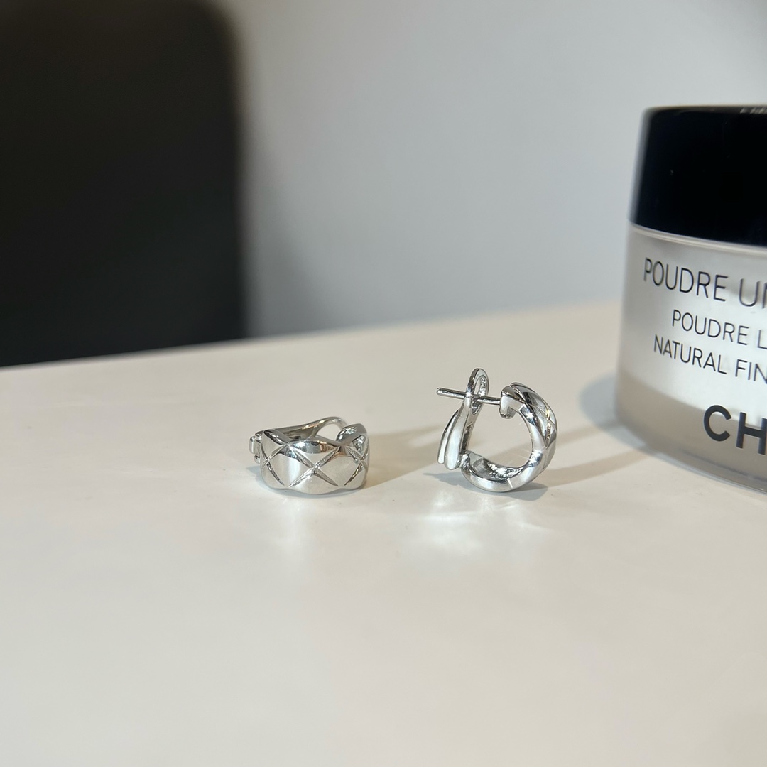 【国内発送/直営店】CHANELシャネル  韓国 ゴールド アクセサリー ココクラッシュ ピアス