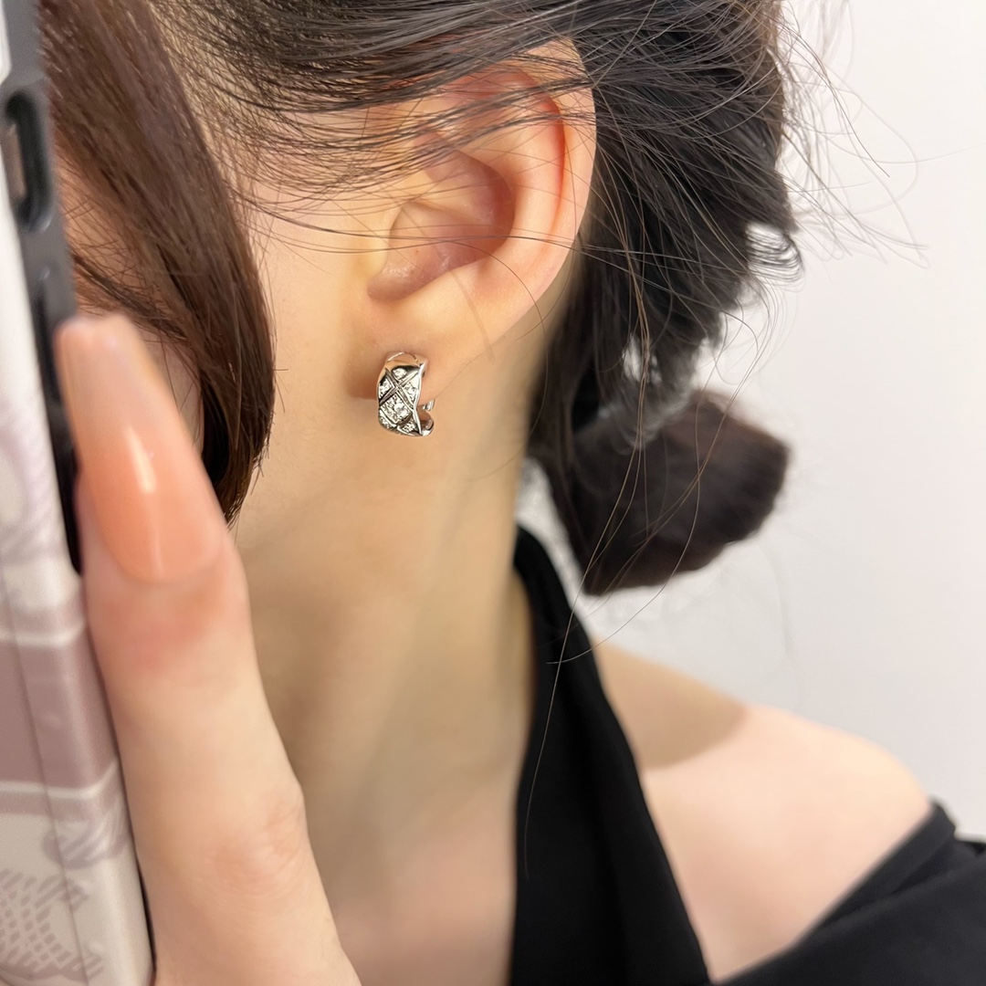 【国内発送/直営店】CHANELシャネル  韓国 ゴールド アクセサリー ココクラッシュ ピアス