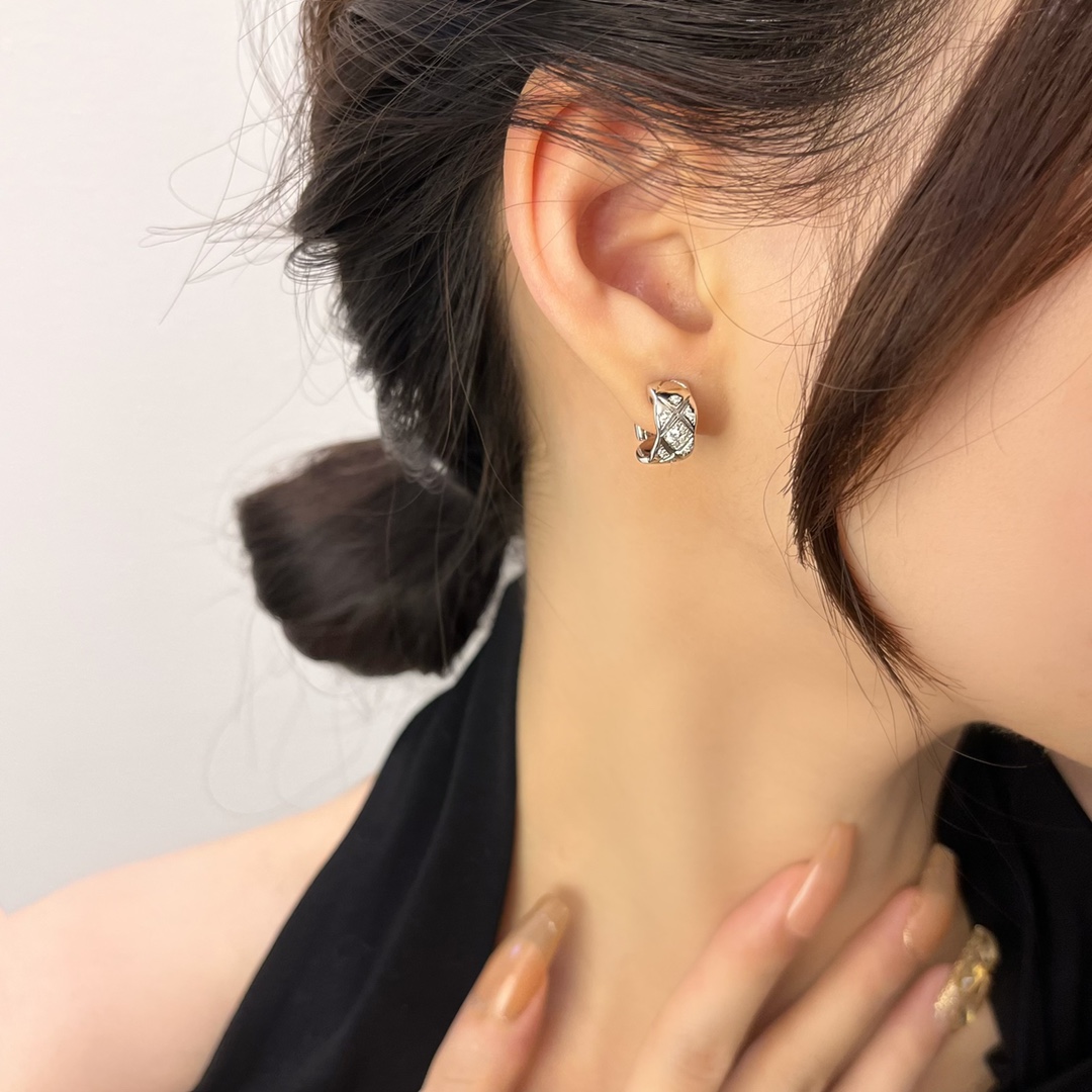 【国内発送/直営店】CHANELシャネル  韓国 ゴールド アクセサリー ココクラッシュ ピアス