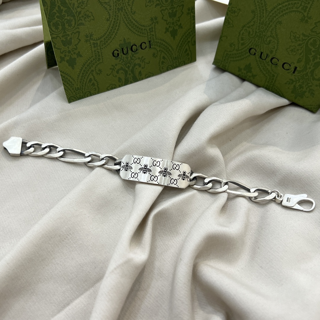 【国内発送/直営店】GUCCI グッチ GG＆ビー（ハチ） エングレービング ブレスレット