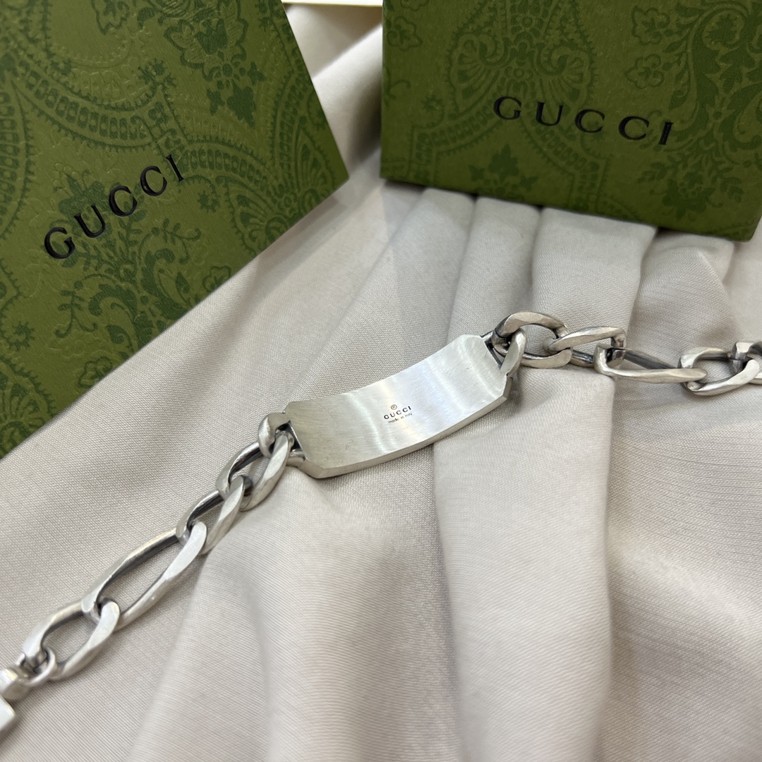 【国内発送/直営店】GUCCI グッチ GG＆ビー（ハチ） エングレービング ブレスレット