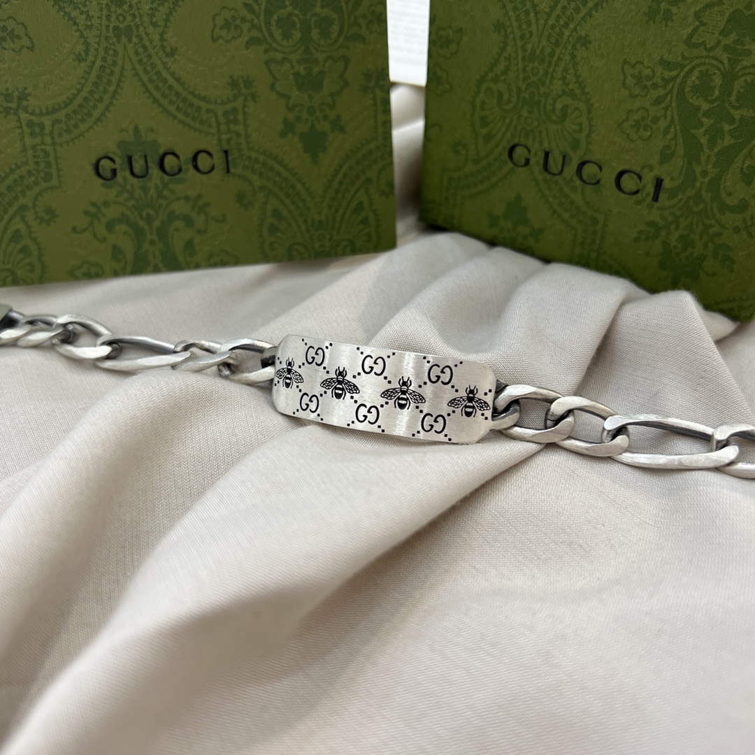 【国内発送/直営店】GUCCI グッチ GG＆ビー（ハチ） エングレービング ブレスレット