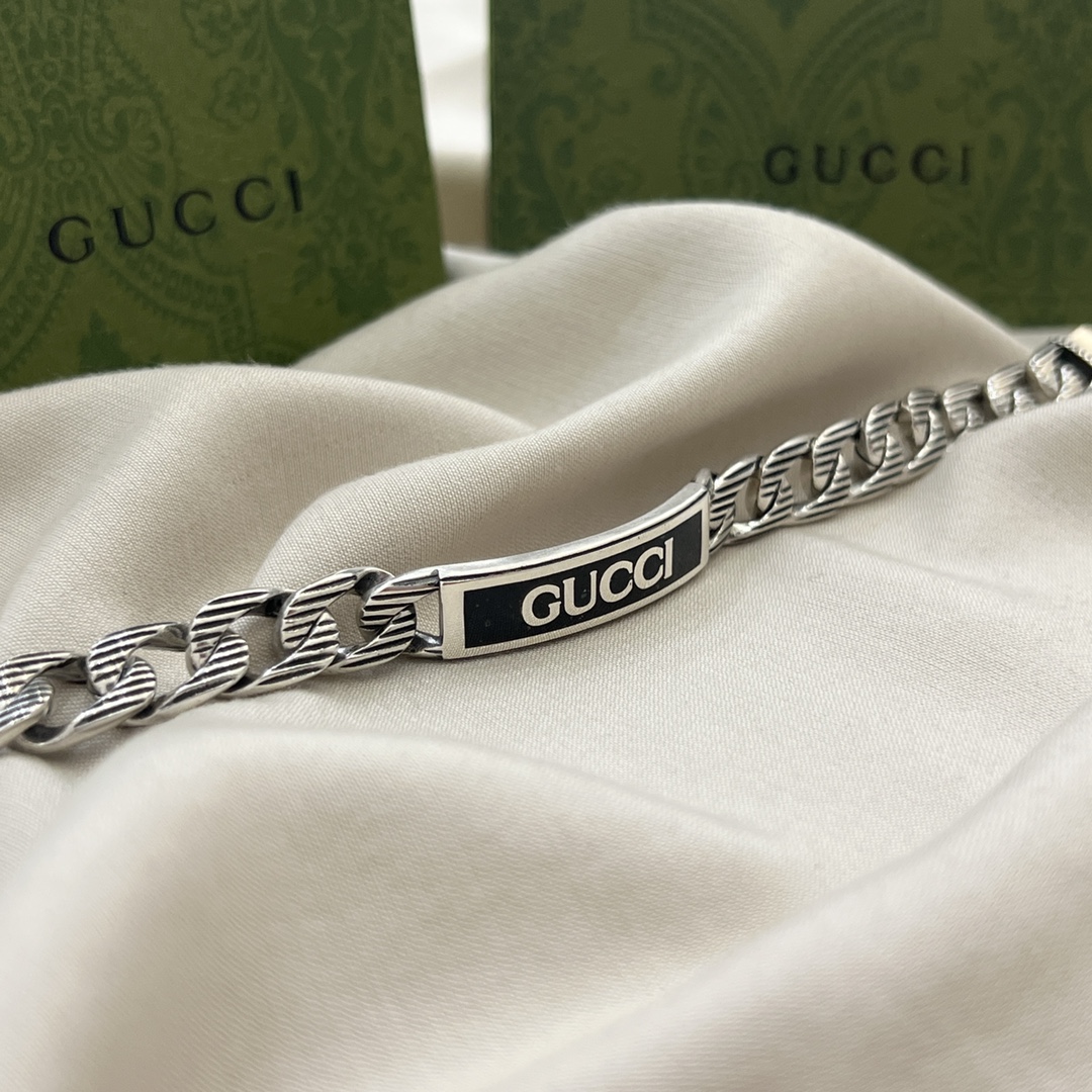 【国内発送/直営店】GUCCI グッチ ブラックエナメルロゴプレート エングレービングチェーンブレスレット ロゴバープレートスリムエナメル スターリングシルバー 腕輪 メンズ レディース 男女兼用 ボックス クラスプ クロージャー