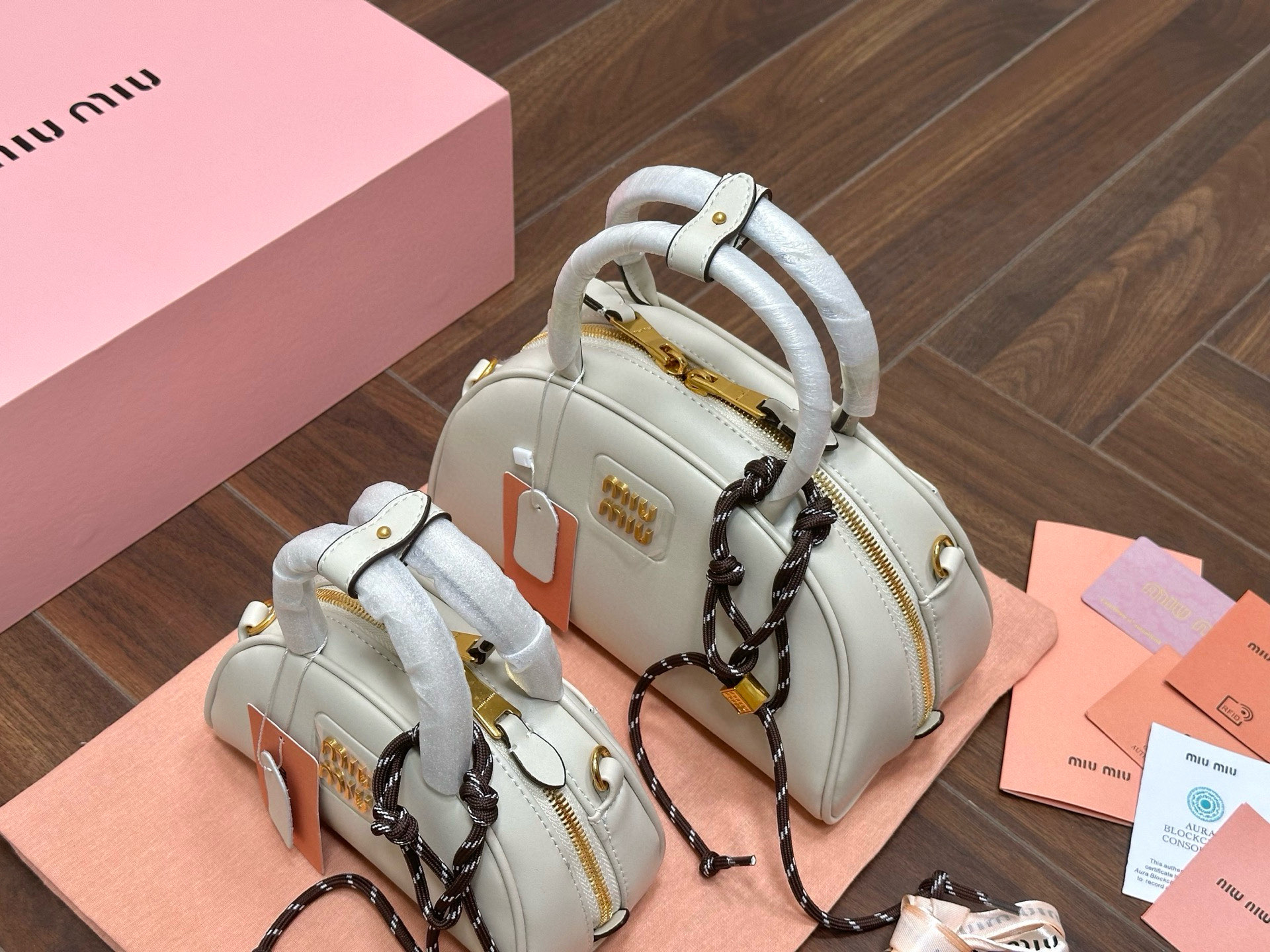 【MIUMIU】2025新作 ショルダーストラップ ザー トップハンドルバッグ