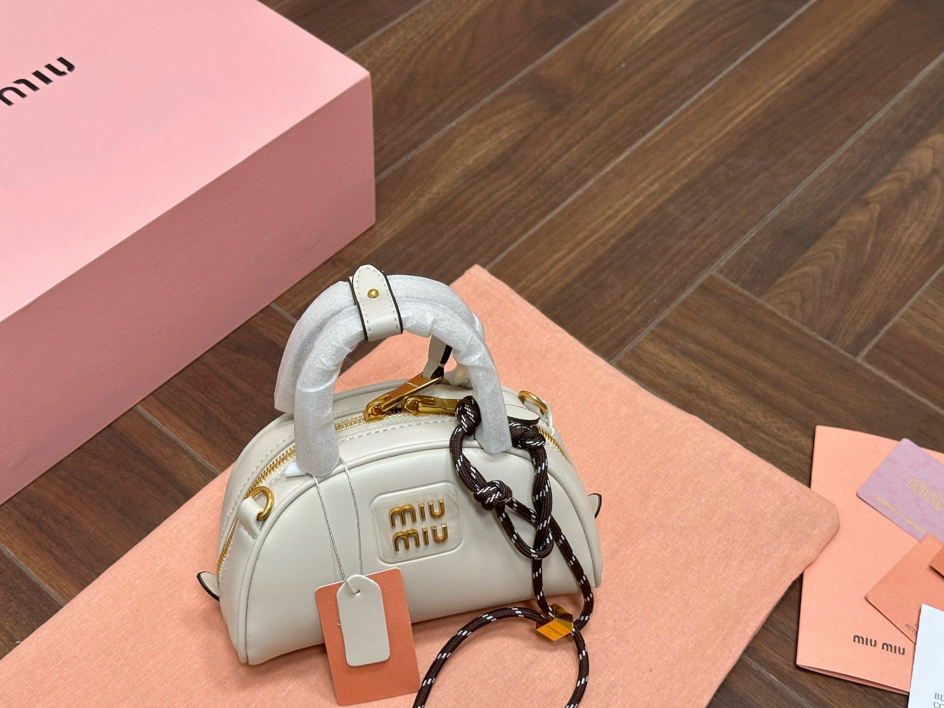 【MIUMIU】2025新作 ショルダーストラップ ザー トップハンドルバッグ