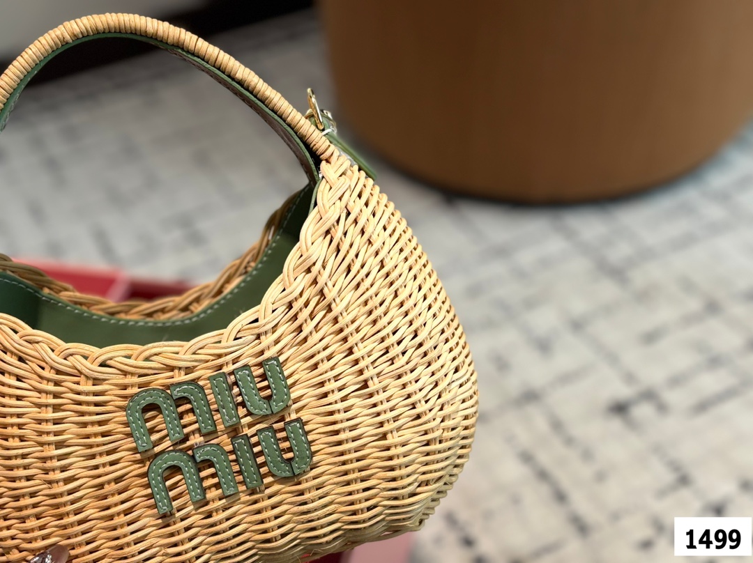 【2025限定】MIUMIU ミュウ ワンダー ウィッカー ハンドバッグ