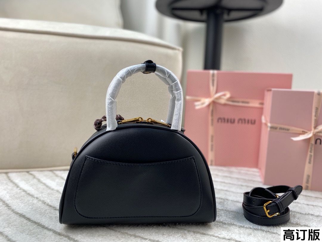 【MIUMIU】2025新作 ショルダーストラップ ザー トップハンドルバッグ